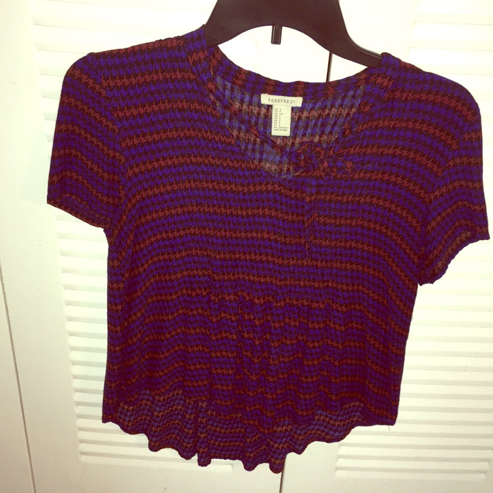 Cute blouse with tie around neck